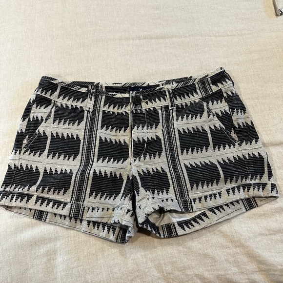 American Eagle Outfitters Navy and  Cream Southwest Chic patterned Shorts - Picture 1 of 7